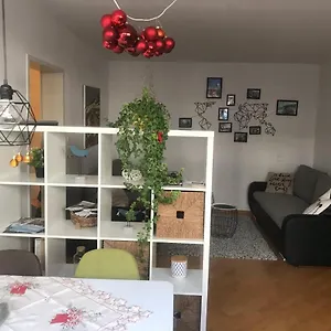 3 Min Walk To Old Town Apartment