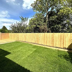 https://seaside-snug-gorgeous-2-bed-seaside-bungalow.yorkshirehotels.net