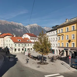 Hidden Gem In With Free Parking Apartment